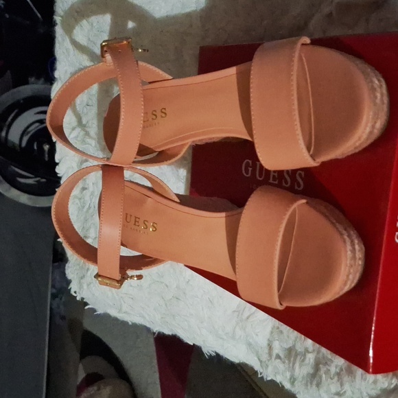 Guess wedged Sandal(Tracey) - Picture 3 of 7